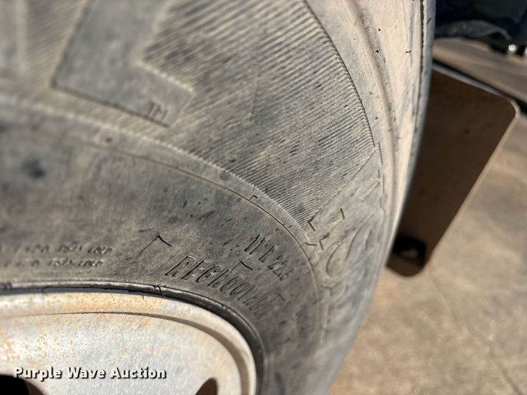 image for item OK9490 2006 Freightliner FLD132 Classic XL semi truck