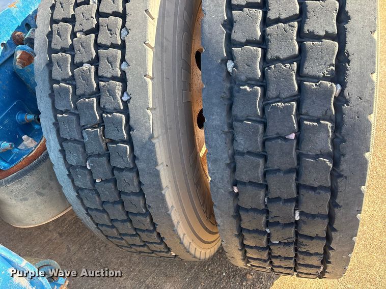 image for item OK9490 2006 Freightliner FLD132 Classic XL semi truck