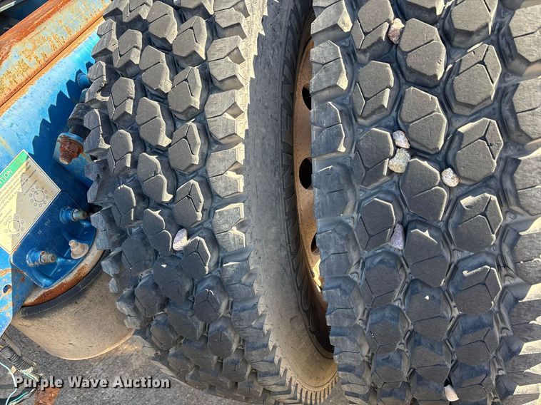 image for item OK9490 2006 Freightliner FLD132 Classic XL semi truck