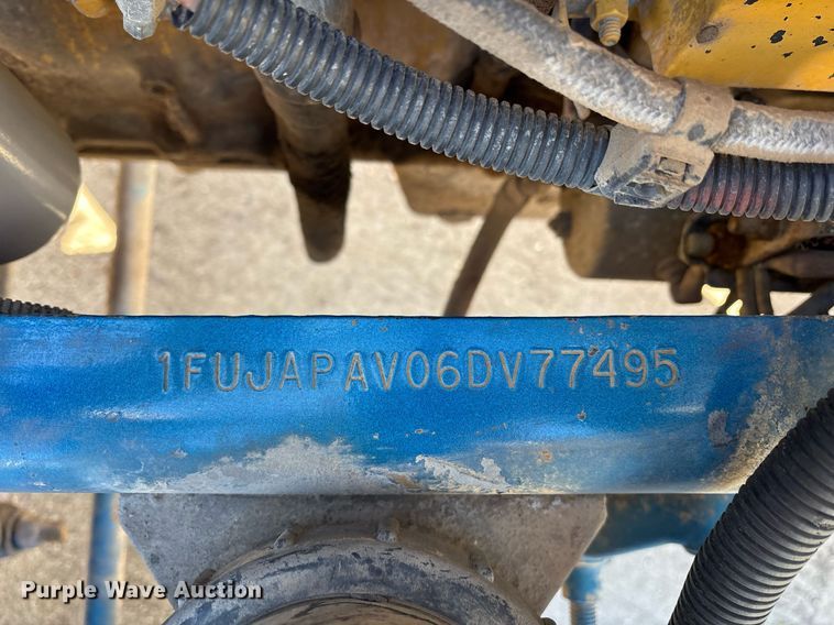 image for item OK9490 2006 Freightliner FLD132 Classic XL semi truck