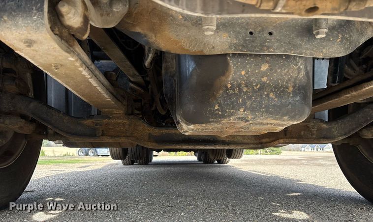 image for item OK9496 2007 Mack CXN613 semi truck