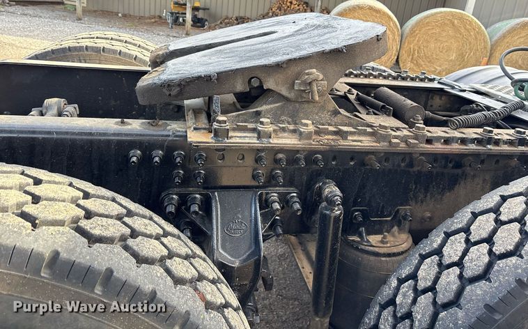 image for item OK9496 2007 Mack CXN613 semi truck