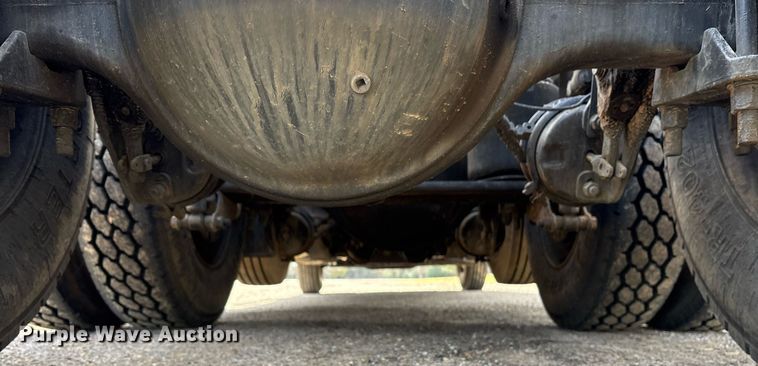 image for item OK9496 2007 Mack CXN613 semi truck