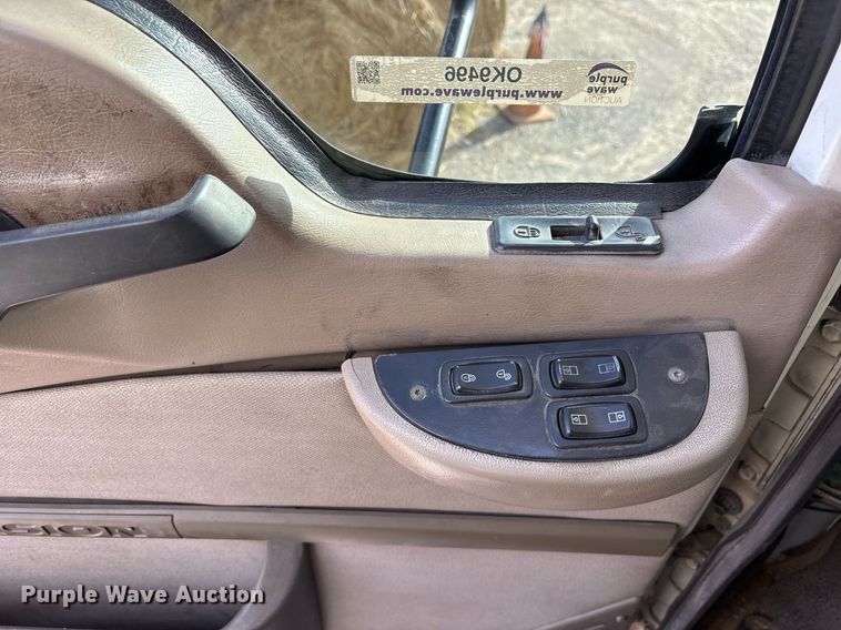 image for item OK9496 2007 Mack CXN613 semi truck