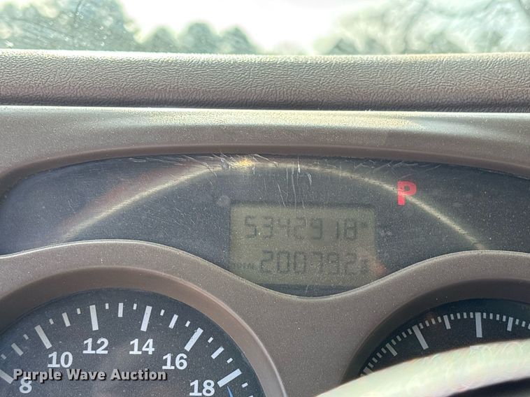 image for item OK9496 2007 Mack CXN613 semi truck