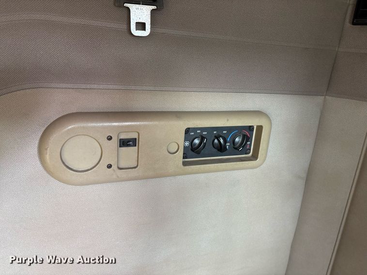 image for item OK9496 2007 Mack CXN613 semi truck