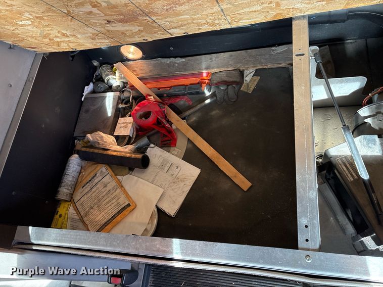 image for item OK9496 2007 Mack CXN613 semi truck