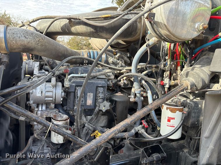 image for item OK9496 2007 Mack CXN613 semi truck