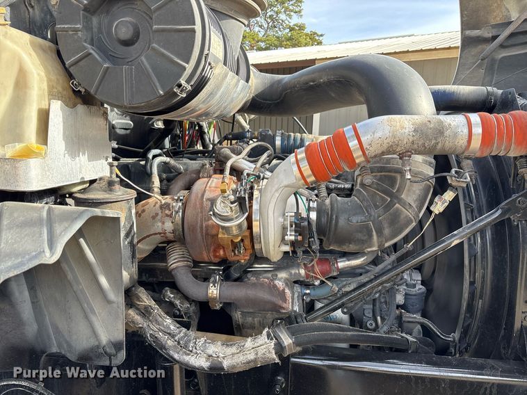 image for item OK9496 2007 Mack CXN613 semi truck