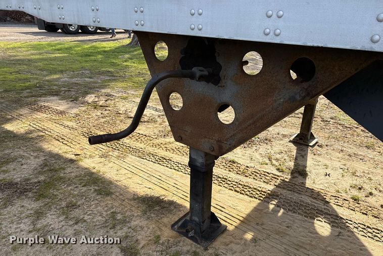 image for item OK9497 2004 Utility Trailers VS2DC dry van trailer