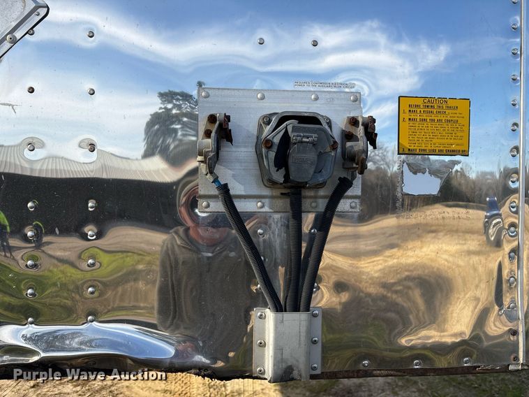 image for item OK9497 2004 Utility Trailers VS2DC dry van trailer