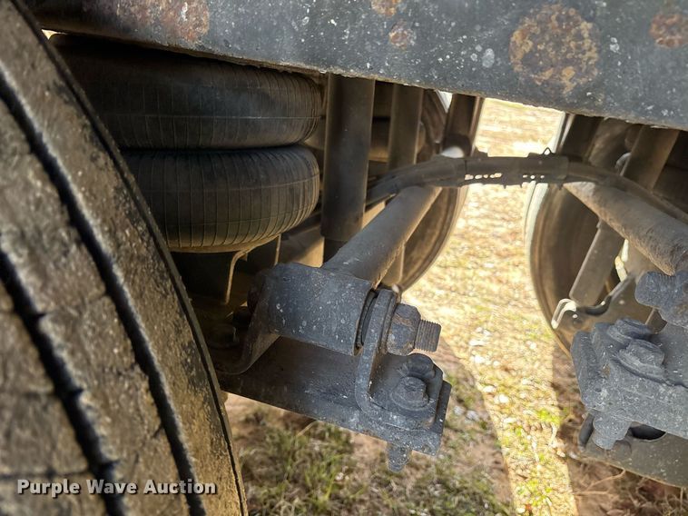 image for item OK9497 2004 Utility Trailers VS2DC dry van trailer