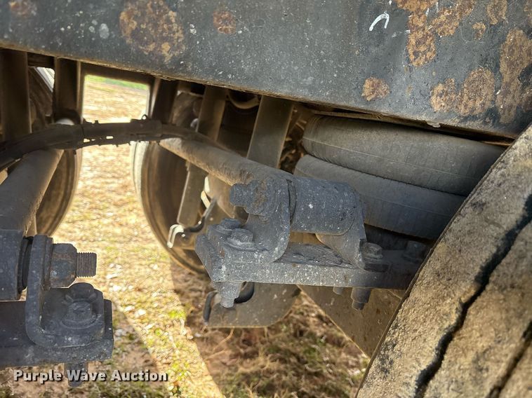 image for item OK9497 2004 Utility Trailers VS2DC dry van trailer