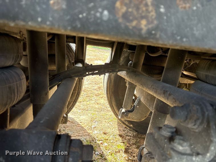 image for item OK9497 2004 Utility Trailers VS2DC dry van trailer