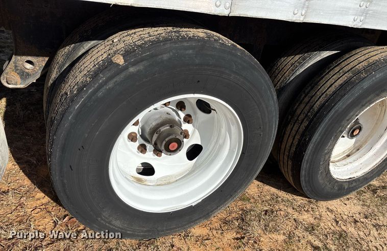 image for item OK9497 2004 Utility Trailers VS2DC dry van trailer