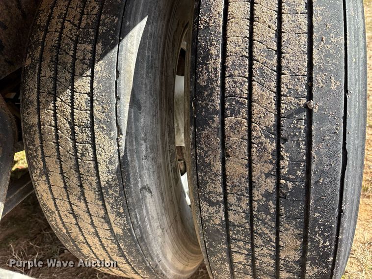 image for item OK9497 2004 Utility Trailers VS2DC dry van trailer