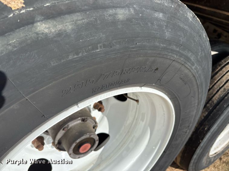 image for item OK9497 2004 Utility Trailers VS2DC dry van trailer