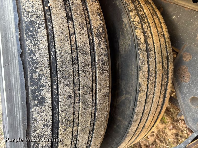 image for item OK9497 2004 Utility Trailers VS2DC dry van trailer