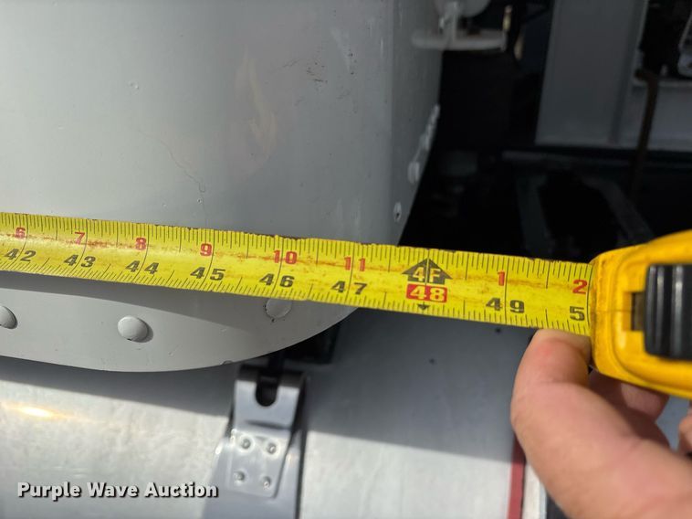 image for item OK9498 2010 Peterbilt 388 semi truck