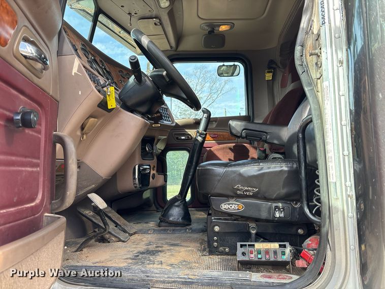 image for item OK9498 2010 Peterbilt 388 semi truck