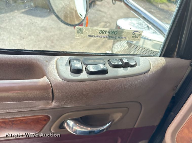 image for item OK9498 2010 Peterbilt 388 semi truck