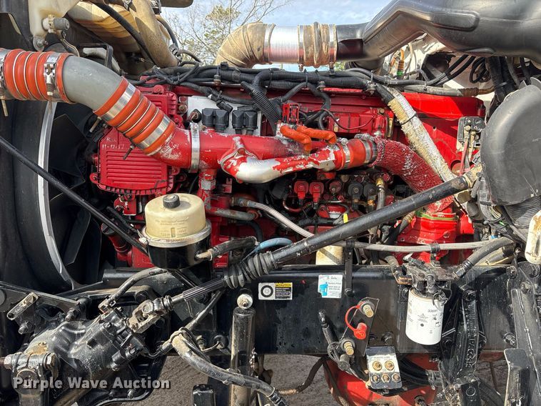 image for item OK9498 2010 Peterbilt 388 semi truck