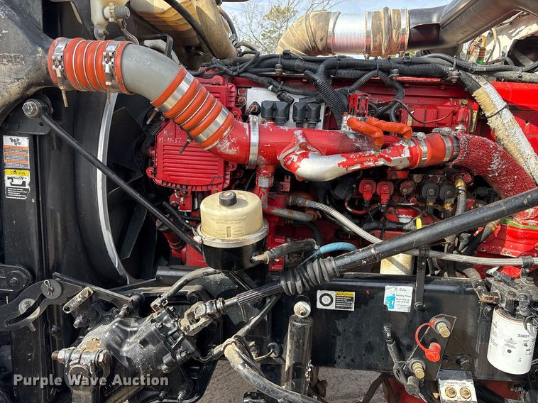 image for item OK9498 2010 Peterbilt 388 semi truck