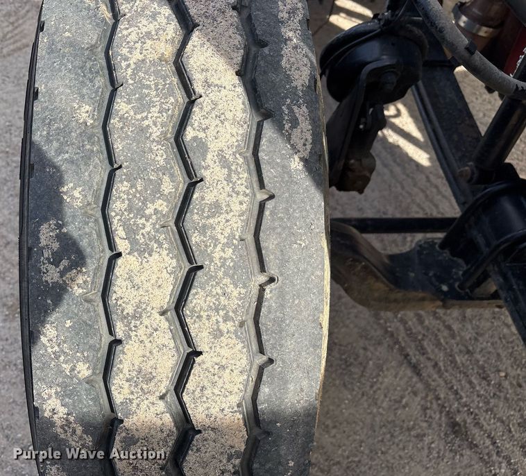 image for item OK9498 2010 Peterbilt 388 semi truck