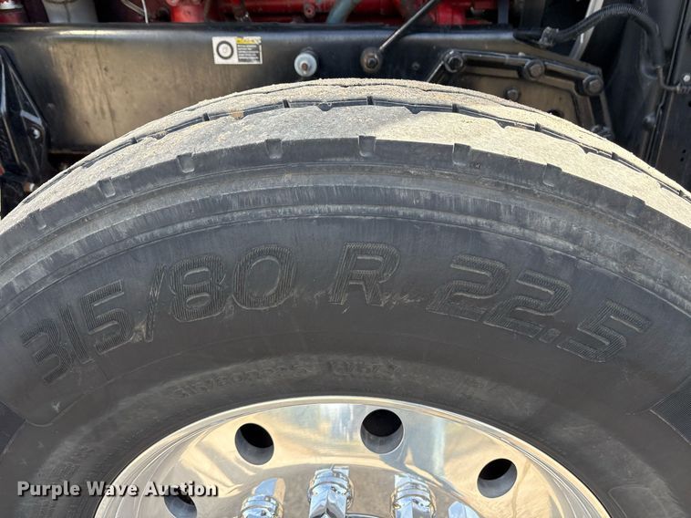 image for item OK9498 2010 Peterbilt 388 semi truck