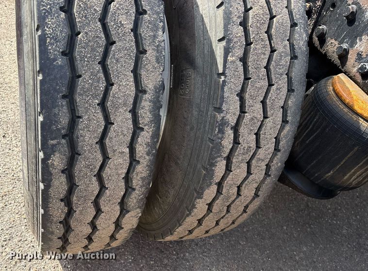 image for item OK9498 2010 Peterbilt 388 semi truck