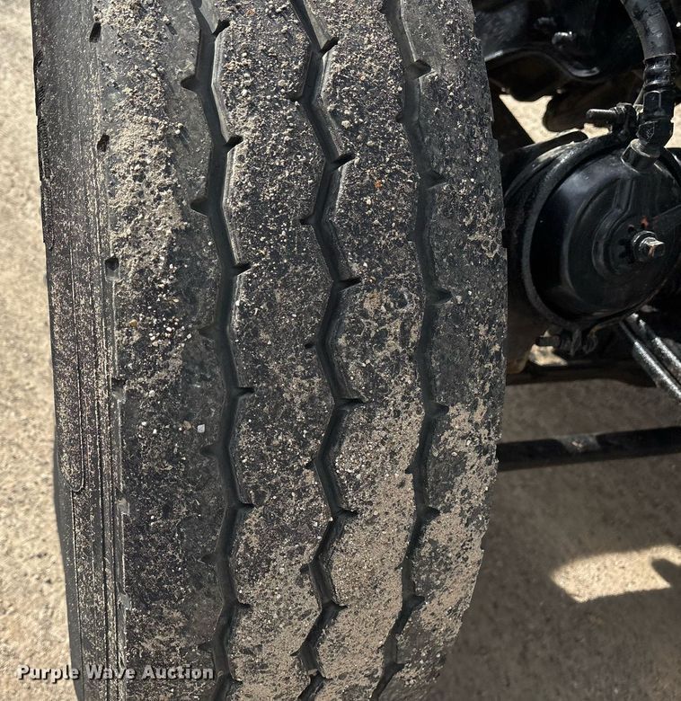 image for item OK9498 2010 Peterbilt 388 semi truck