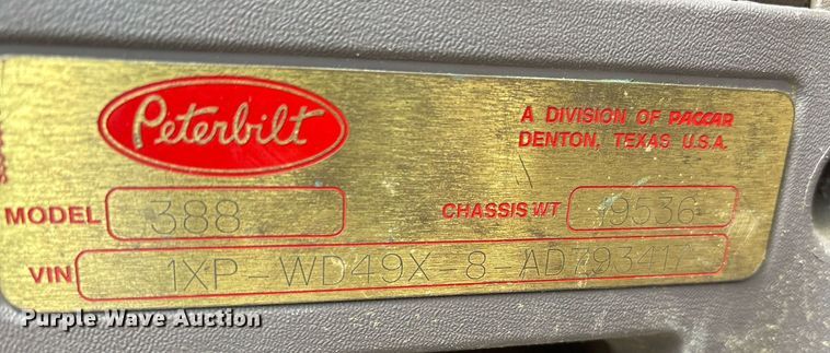 image for item OK9498 2010 Peterbilt 388 semi truck