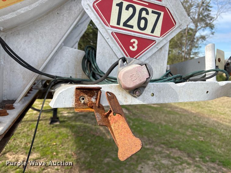 image for item OK9499 1991 Vim Trailer Manufacturing 307AL tank trailer