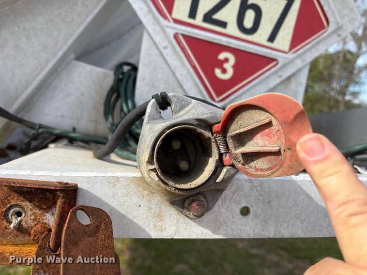 image for item OK9499 1991 Vim Trailer Manufacturing 307AL tank trailer