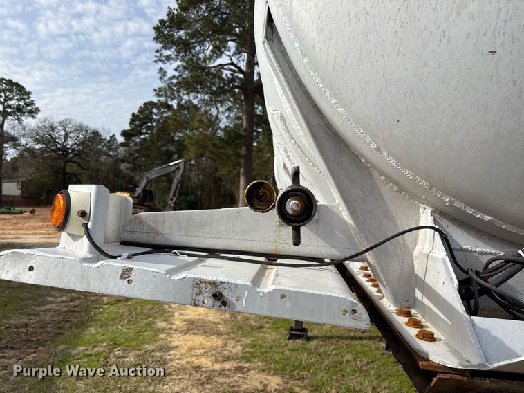 image for item OK9499 1991 Vim Trailer Manufacturing 307AL tank trailer