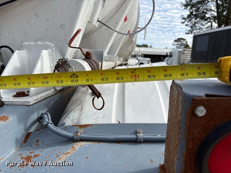 image for item OK9499 1991 Vim Trailer Manufacturing 307AL tank trailer