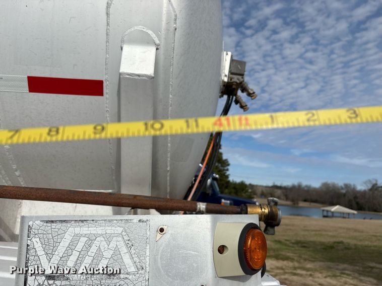 image for item OK9499 1991 Vim Trailer Manufacturing 307AL tank trailer