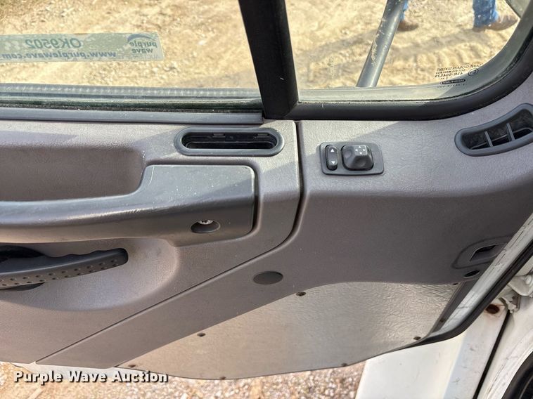 image for item OK9502 2013 Freightliner Business Class M2 box truck