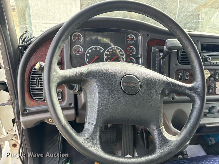 image for item OK9502 2013 Freightliner Business Class M2 box truck