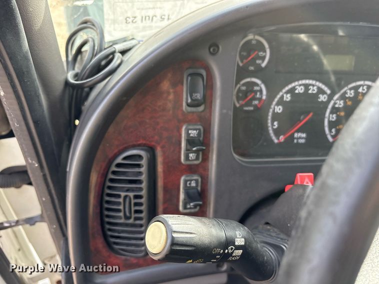 image for item OK9502 2013 Freightliner Business Class M2 box truck