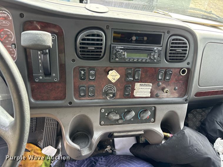 image for item OK9502 2013 Freightliner Business Class M2 box truck