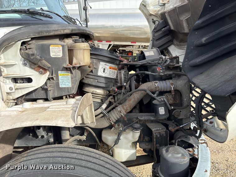 image for item OK9502 2013 Freightliner Business Class M2 box truck