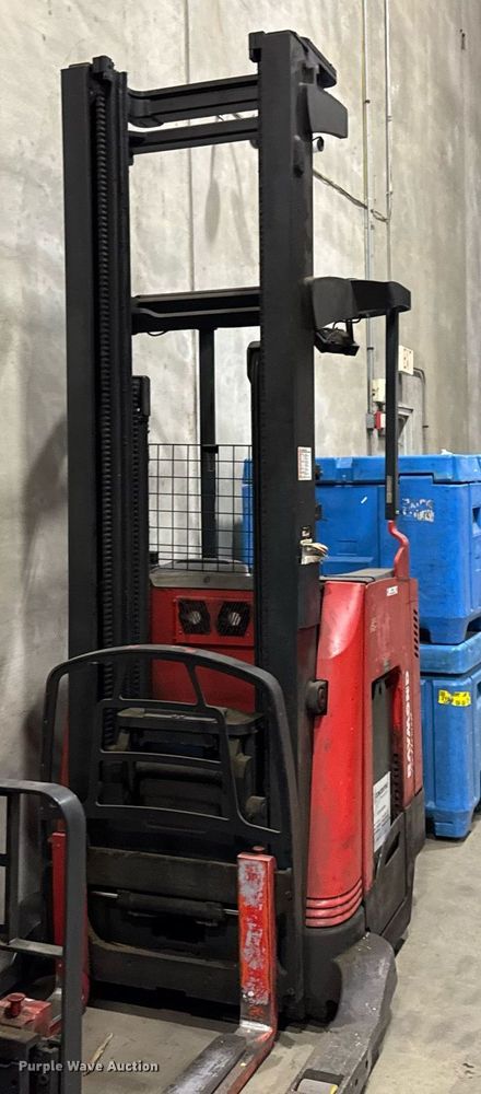 image for item DH9764 2009 Raymond 740 R35T order picker