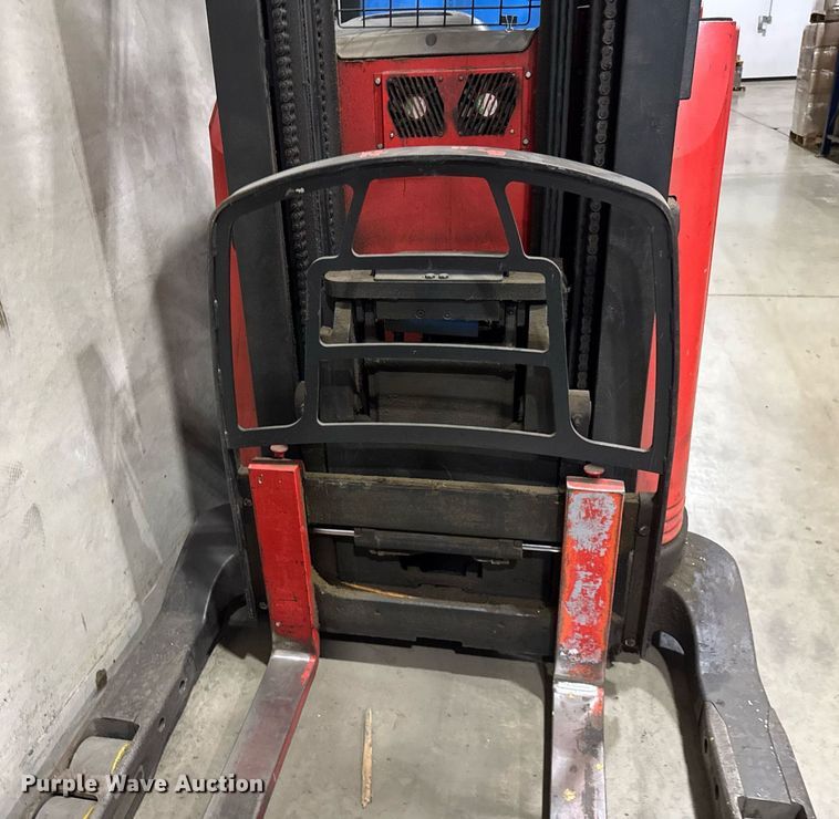 image for item DH9764 2009 Raymond 740 R35T order picker