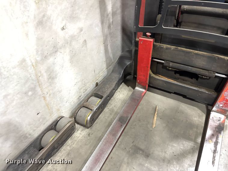 image for item DH9764 2009 Raymond 740 R35T order picker