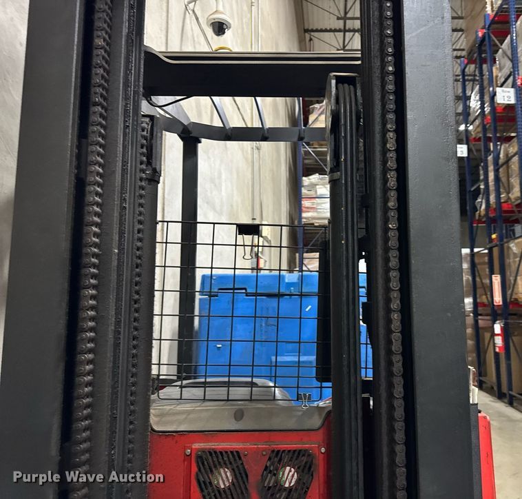 image for item DH9764 2009 Raymond 740 R35T order picker