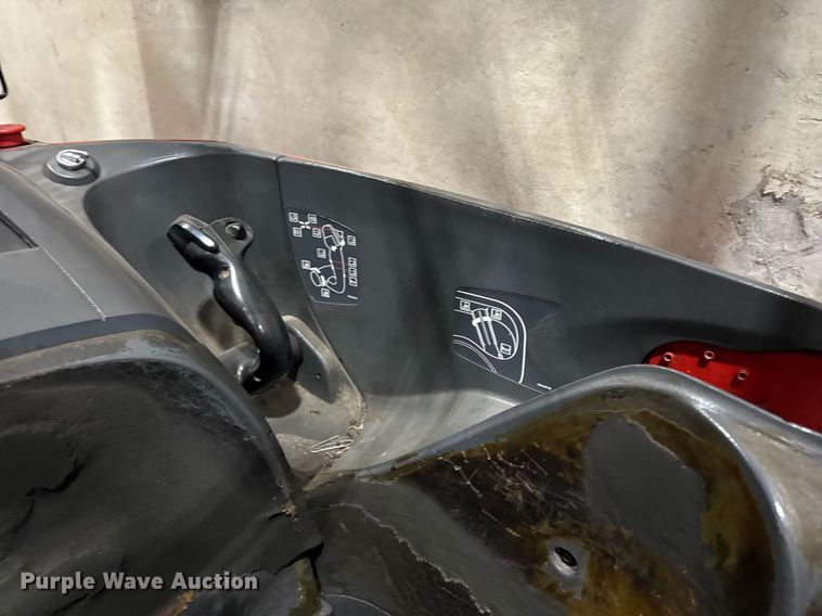 image for item DH9764 2009 Raymond 740 R35T order picker