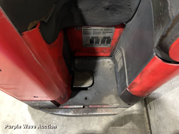 image for item DH9764 2009 Raymond 740 R35T order picker