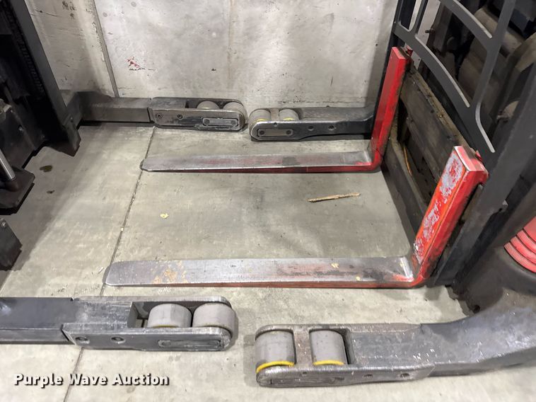 image for item DH9764 2009 Raymond 740 R35T order picker