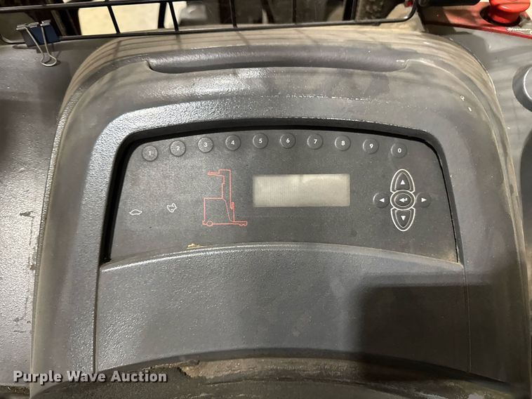 image for item DH9764 2009 Raymond 740 R35T order picker